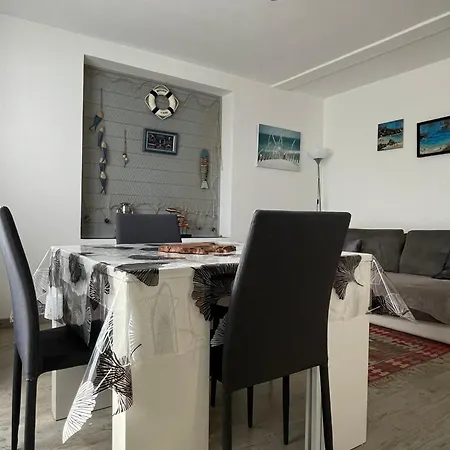 Cozy Cocoon Of With Terrace And Garden La Rochelle (Charente-Maritime)
